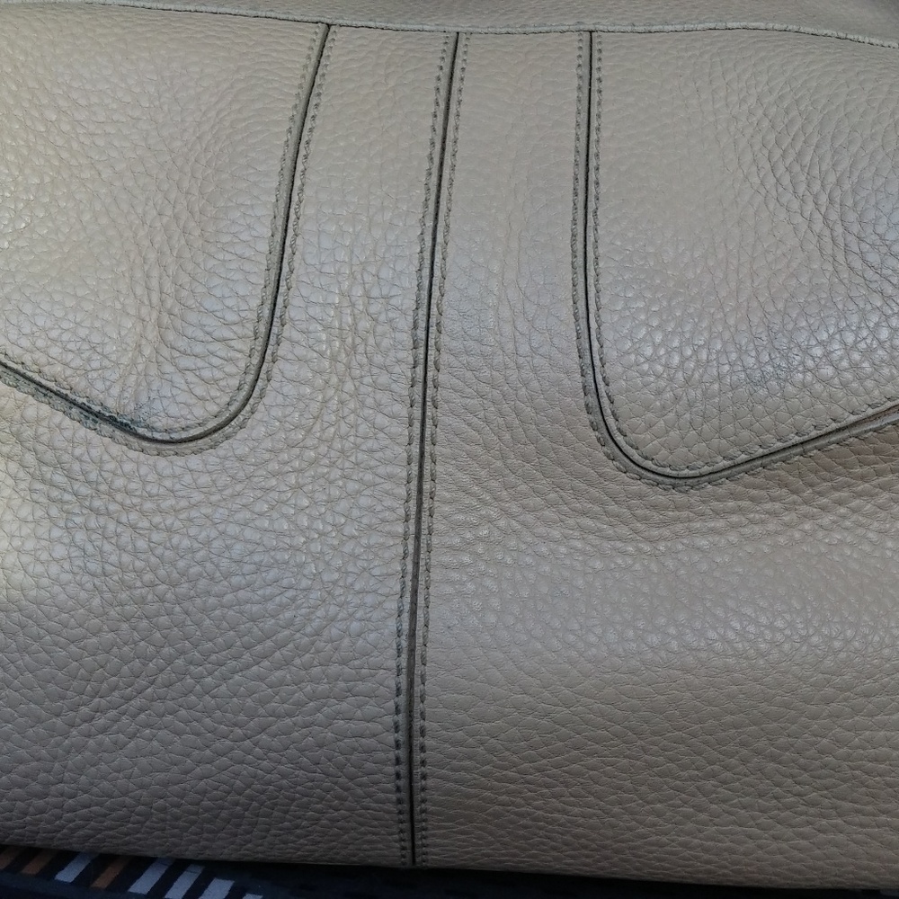 Tod's Miky Butter Pebbled Leather Hobo Bag - Picture 8 of 9